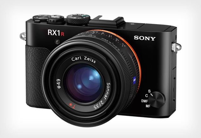 Meet Sony's new RX1R II, the 42.4-mp snapper in a compact cam costume