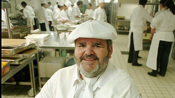 UPDATE 1-Louisiana chef Prudhomme, who helped spread Cajun food, dies at 75