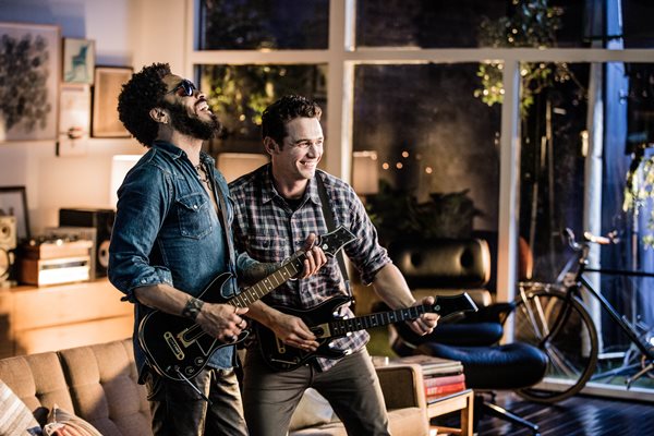 Watch: Team Arrow vs. Team Flash Guitar Hero Live Challenge Promo