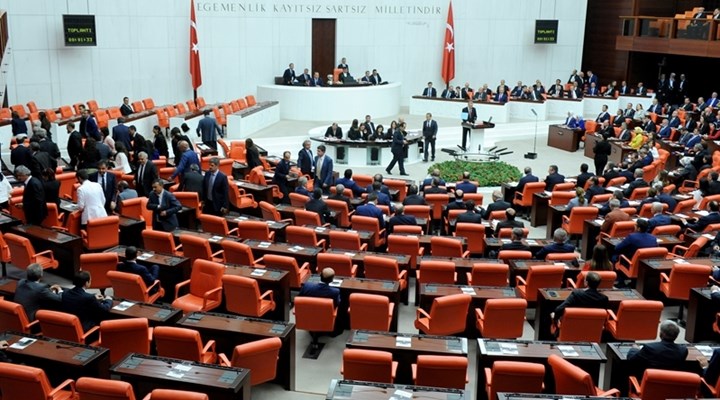 HDP deputies walk out of parliament in protest of President Erdoğan