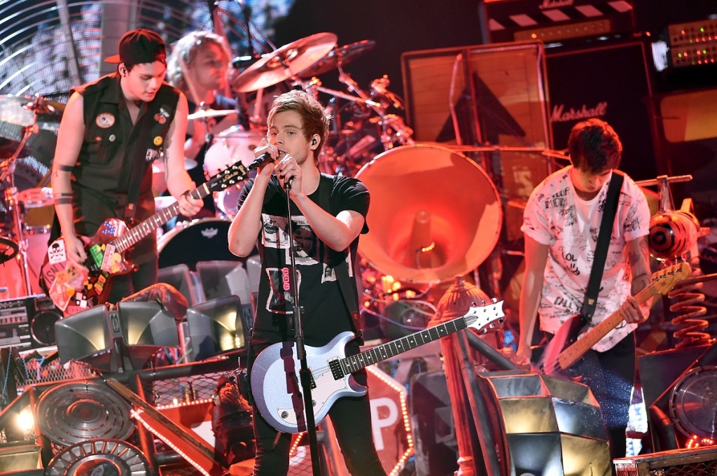 5 Seconds of Summer at Teen Choice Awards 2015