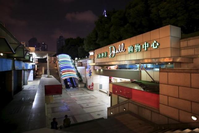 A China Twist: Why Are Malls Closing If Consumption Is Rising?