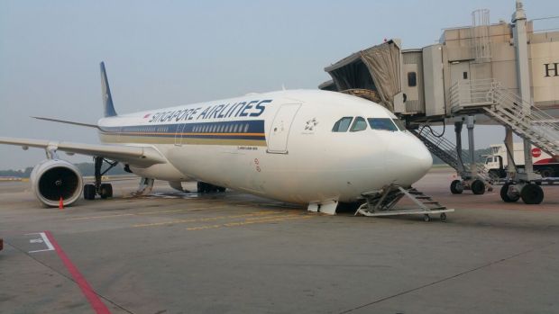 SIA plane's nose gear collapses at Changi Airport