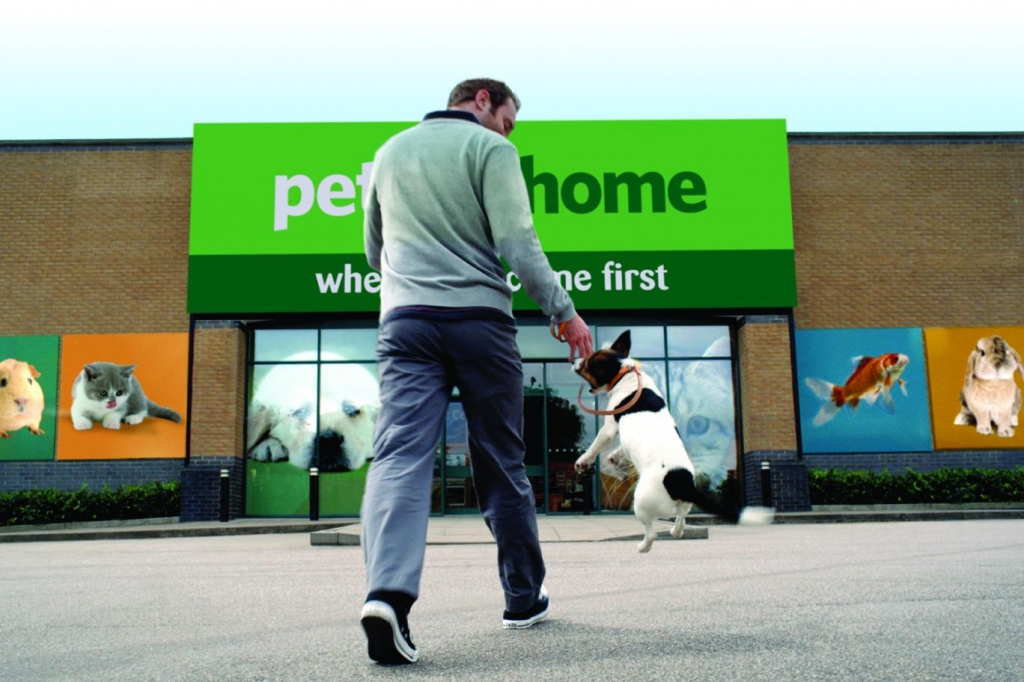 Customer at Pets at Home