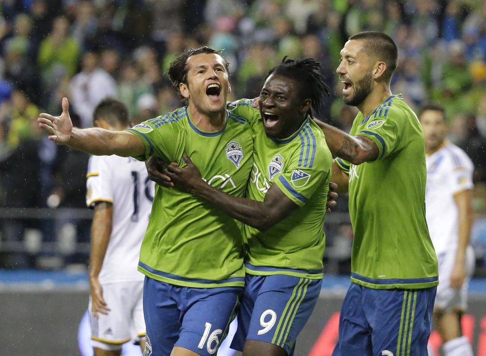 Sounders end Galaxy's season with 3-2 win in MLS playoffs