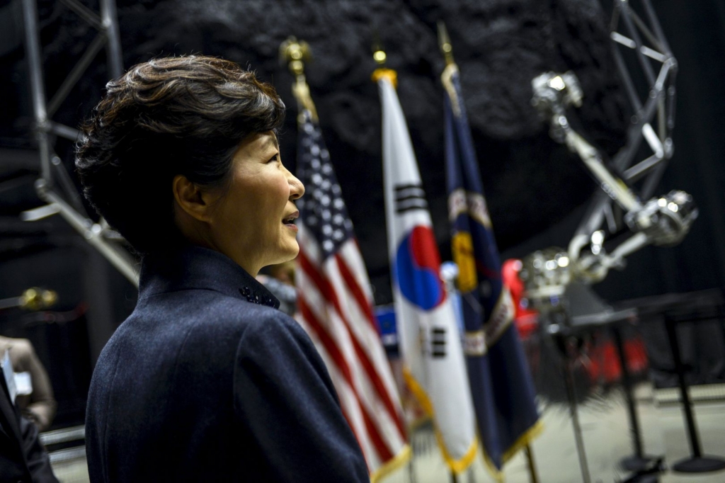 S Korean leader to meet Obama walks fine diplomatic line