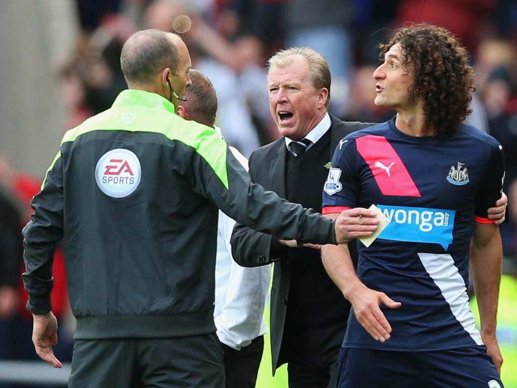 Steve Mc Claren rages as Fabricio Coloccini is sent off Getty Images