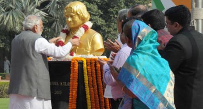 PM Modi pays tribute to APJ Abdul Kalam govt to build a memorial for him