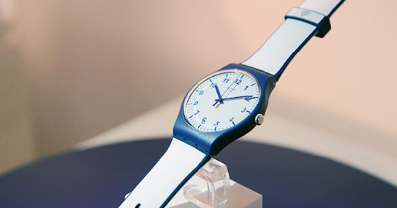 Swatch's new non-smart watch does mobile payments in China