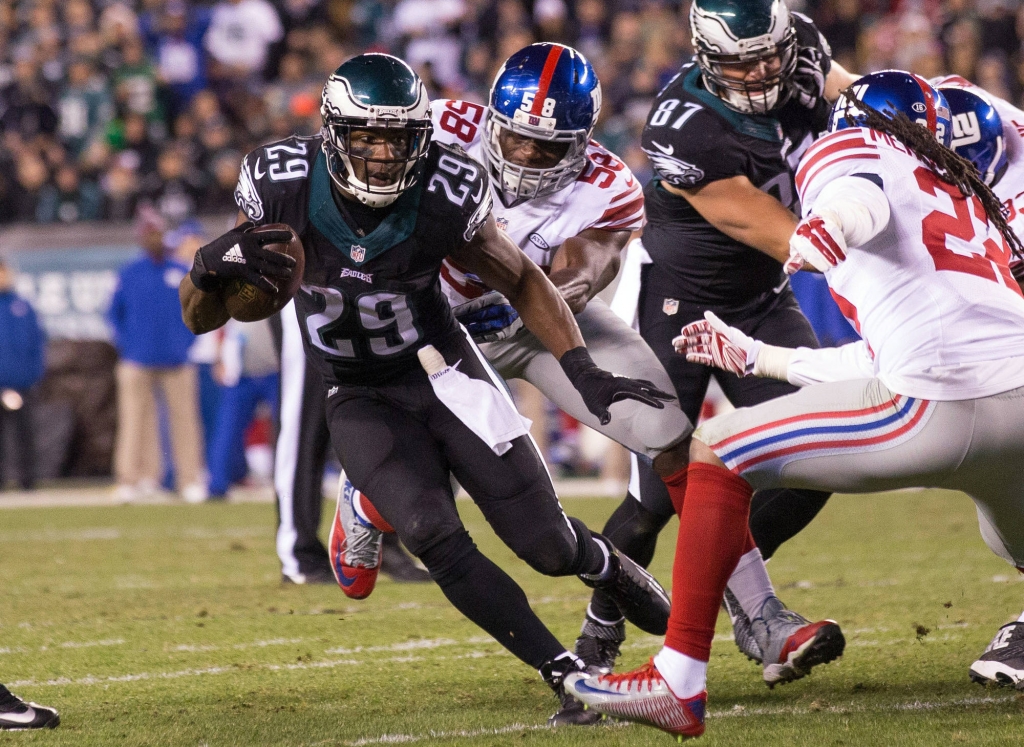 The Philadelphia Eagles De Marco Murray evades Giants defenders in the Eagles win Monday night.		Bill Streicher-USA TODAY Sports