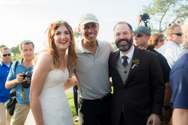 President Obama unexpectedly crashed the wedding of Stephanie and Brian Tobe at the Torrey Pines Golf Course in San Diego on Sunday