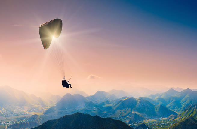 The paraglider has already reportedly been picked up by a militant group