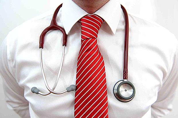 Thousands of doctors to protest over new contract plans