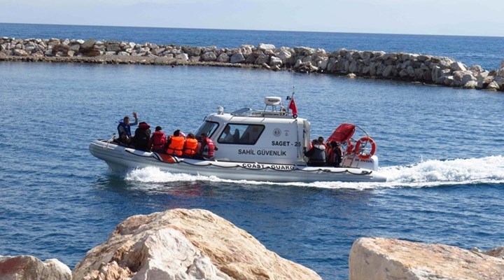 At least 12 Syrian refugees heading to Greece from Turkey drown after boat sinks