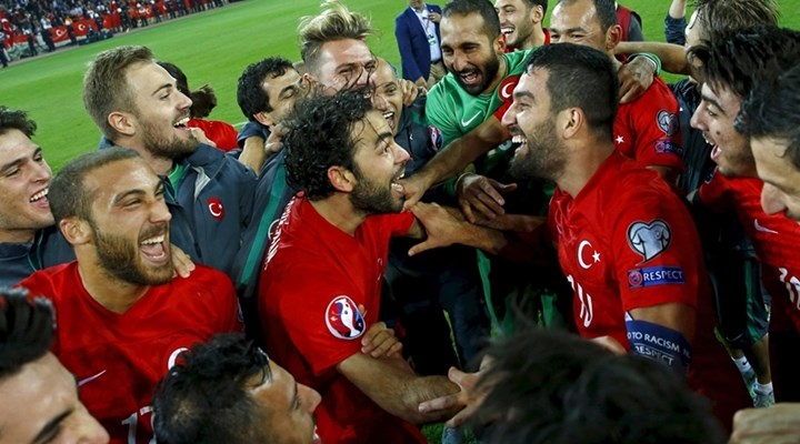 Turkey seals epic Euro 2016 qualification as best 3rd place team