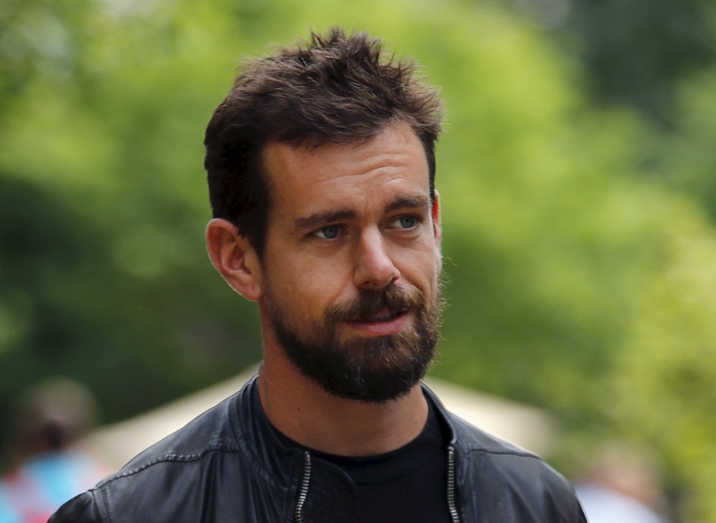 Twitter CEO gives up $200M in stock for company employees