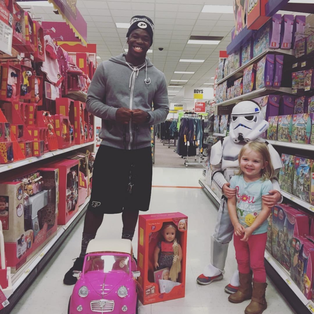 Teen's Good Deed at Target Makes Toddler's Day