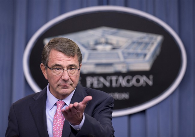 US Shifting Anti-ISIS Strategy to 'Gather Battlefield Momentum,' DoD Secretary