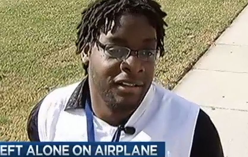 Man with cerebral palsy crawls off United Airlines flight after nobody assists him