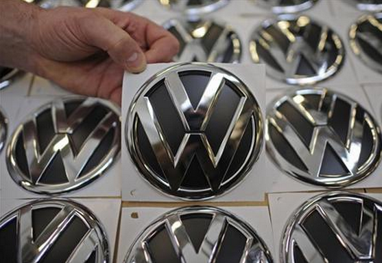 Volkswagen executive promises to straighten things up amidst emission test scandal