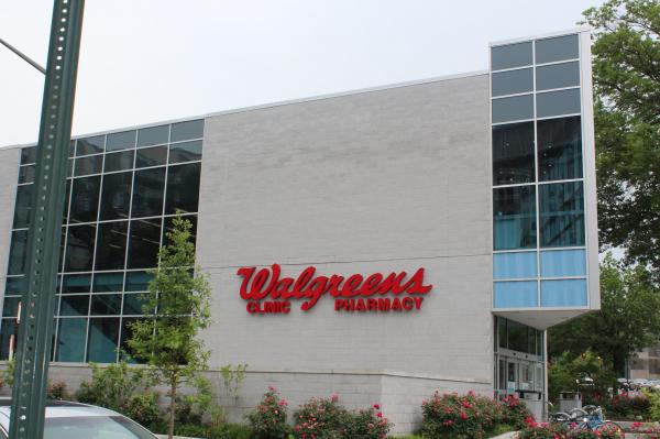 Report: Walgreens close to acquiring Rite Aid