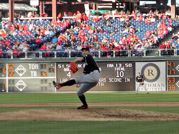 Nicolino, Harang duel as Phillies face Marlins