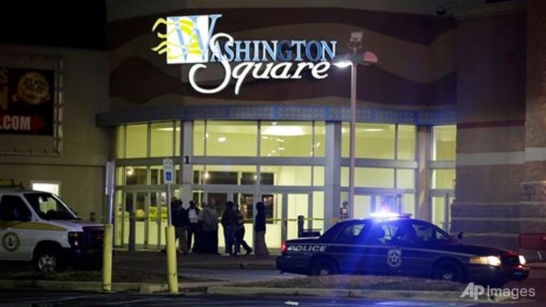 Indianapolis police: At least 2 reportedly shot at mall; witness says he heard