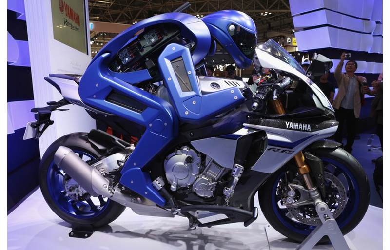 Yamaha built a motorcycle-driving robot, and it's already challenging a world