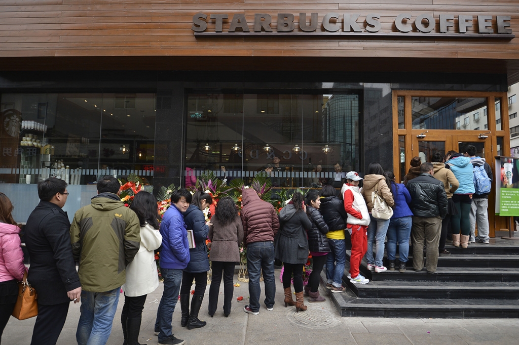 Starbucks rolls out mobile ordering in the UK