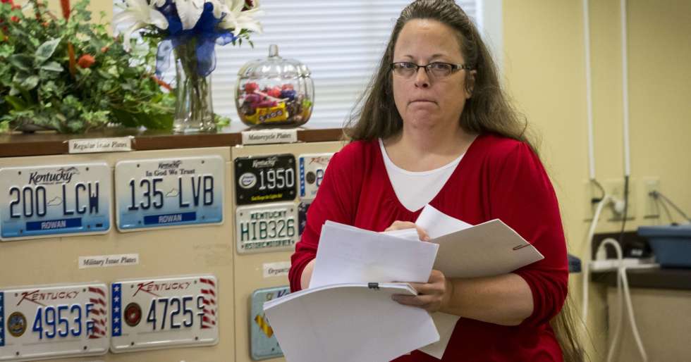 Kentucky clerk should face no fines office receivership-lawyers