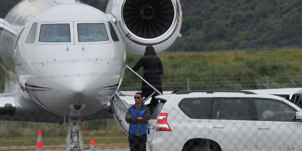 A woman believed to be Taylor Swift arrives at Queenstown Airport