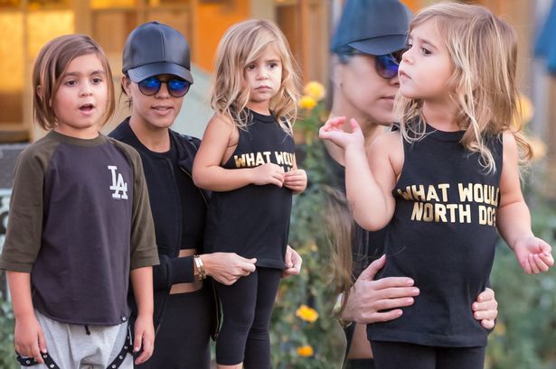 AKM-GSI

Penelope Disick shows some love for North