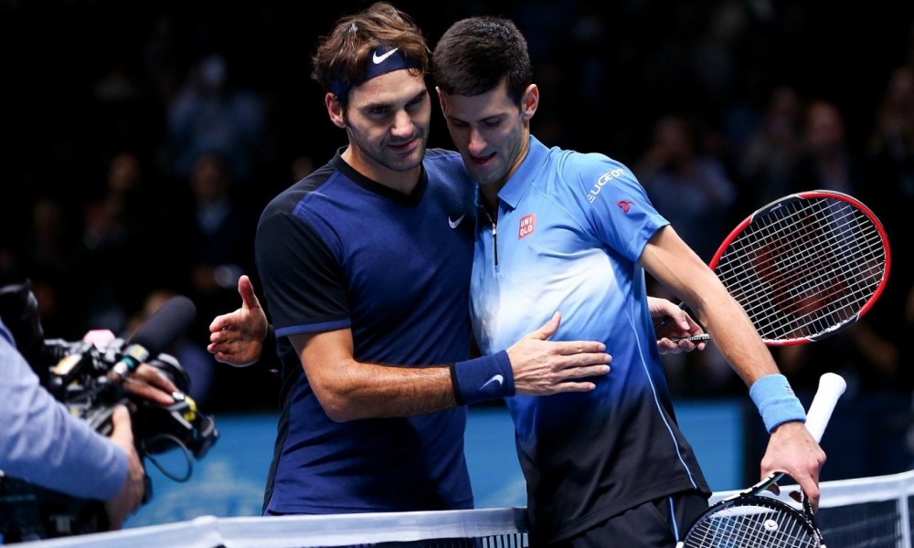 Federer Eases Past Wawrinka, Djokovic Waits