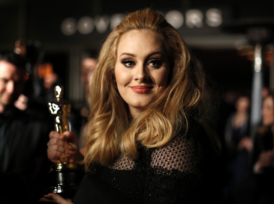 Adele's new album set to ship 3.8 million copies, smash records