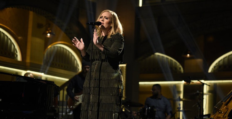 Adele’s ’25’ set to break first week album sales record sold 900k on iTunes in first day