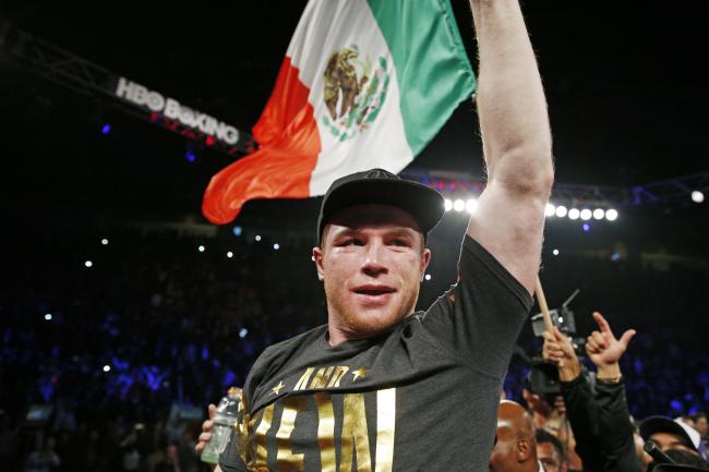 Alvarez beats Cotto, wins WBC middleweight title