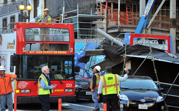 Tour Bus Collides With New Apple Store At Union Square, Scaffolding Collapse 