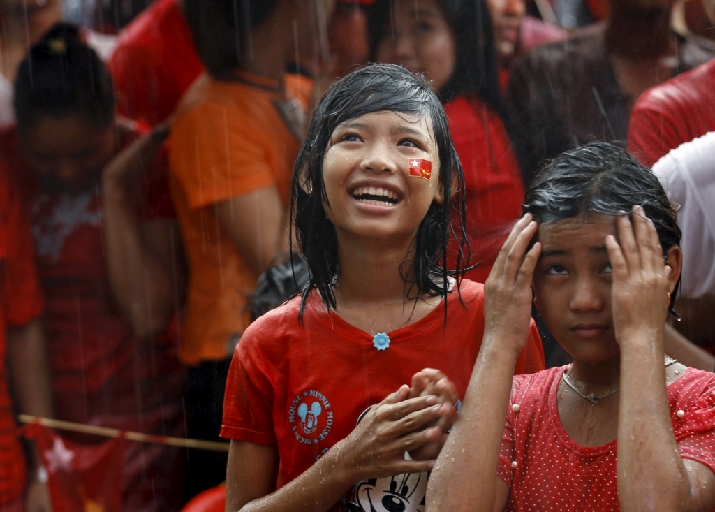 Myanmar election: Suu Kyi's party wins majority