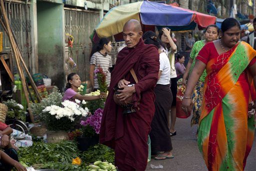 Aung San Suu Kyi tries to reach out to military