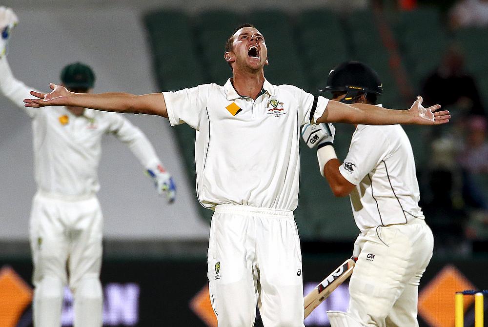 New Zealand five down after Australia take handy lead