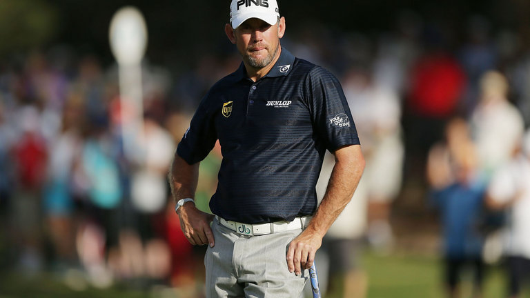 Jones maintains lead at Australian Open Spieth 3 behind