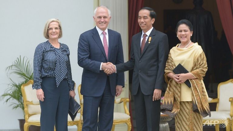 Australian leader visits Indonesia in bid to fix ties