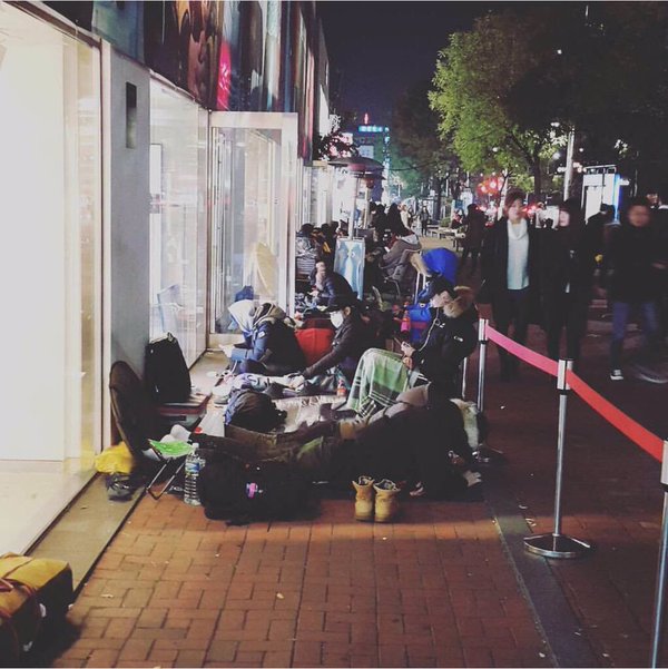 Balmain fans camping out in front of H&M store