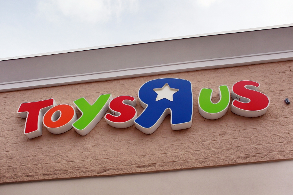 Miami Florida. Toys'R'Us announced today it will hire about 45,000 employees to help with the holiday season a larger number than in previous holiday seasons