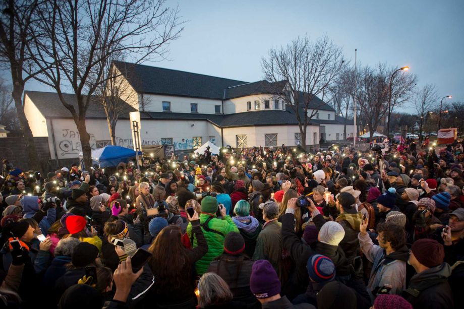 #Justice4Jamar protesters hold worship service at 4th Precinct