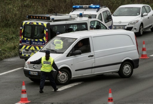 Brother urges key Paris attack suspect to surrender