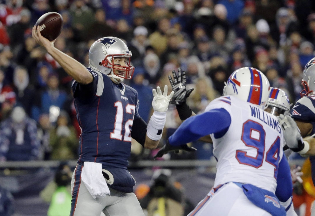 Patriots improve to 10-0, beat Bills 20-13