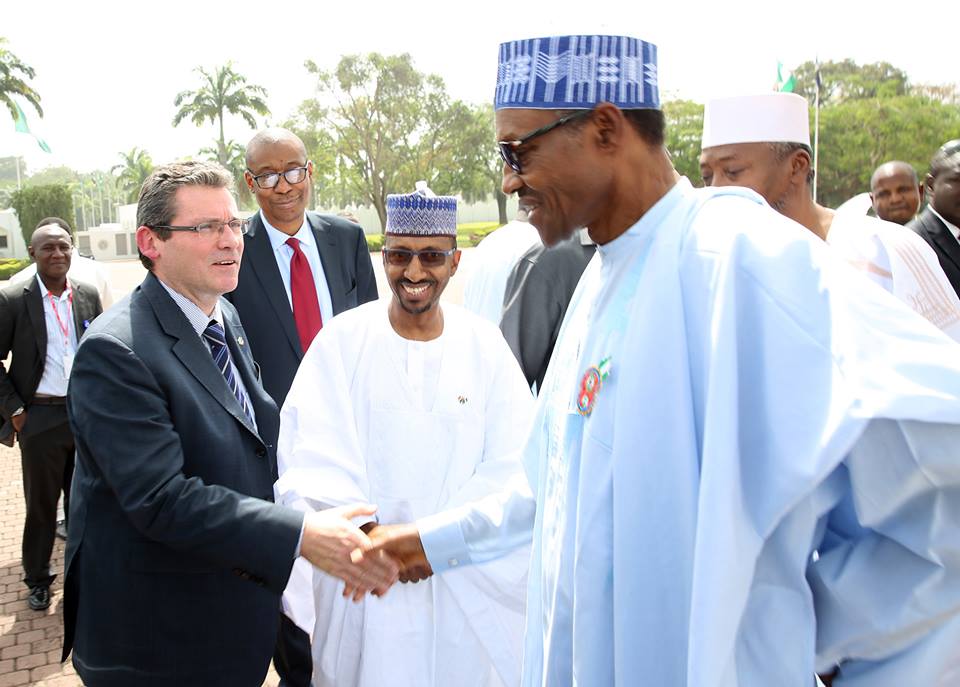 Fashola, Kachikwu accompany Buhari to Iran