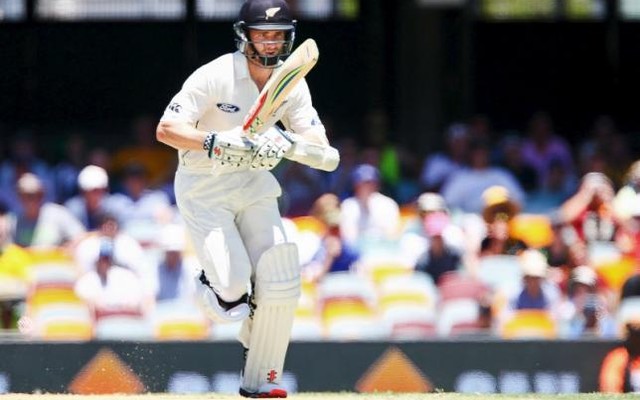 Burns, Warner centuries as Australia pound Kiwis