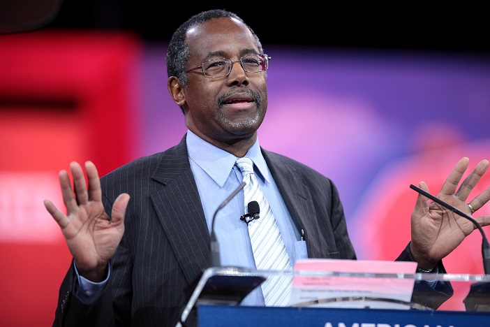 Republican Ben Carson compares Syrian refugees to 'rabid dogs'